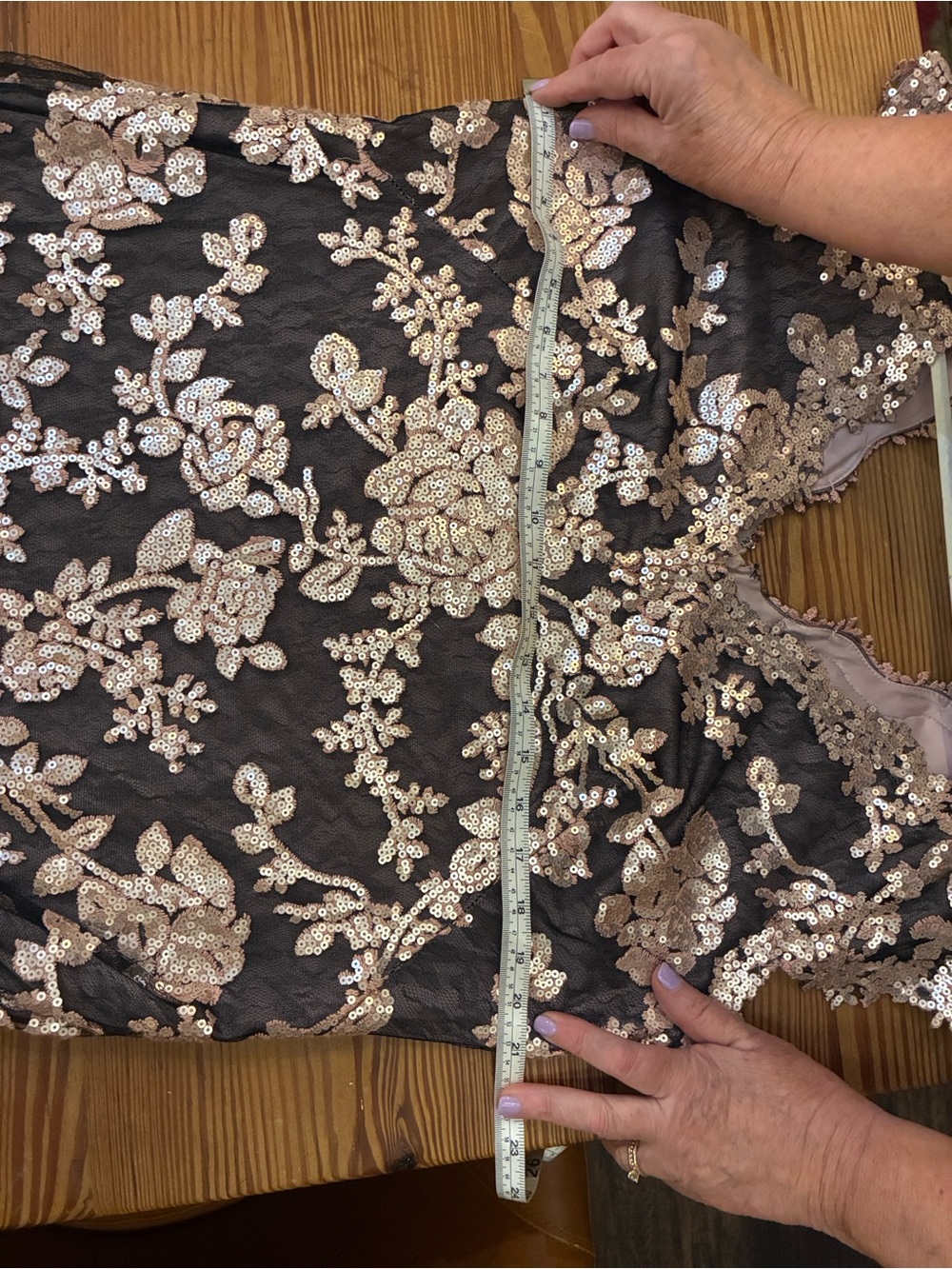 Elegant brown shimmering Tadashi Shoji with rose gold lace and sequin overlay. - Picture 4 of 6